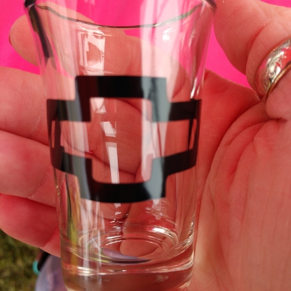 Shot glass - Picture 1 of 1